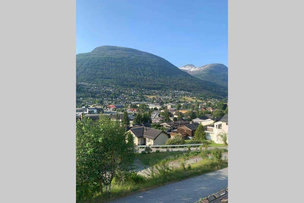 Leilighet Stryn Διαμέρισμα Εξωτερικό φωτογραφία